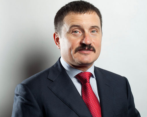 03112013chinovnik06