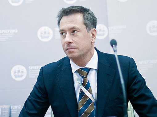 03112013chinovnik14