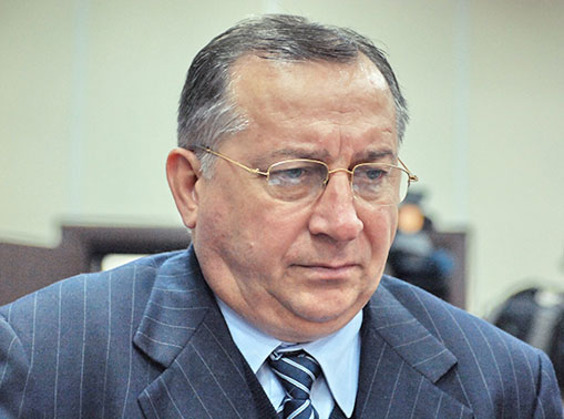 03112013chinovnik23