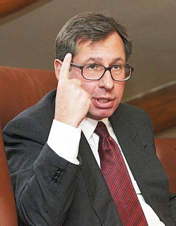 "Доля Авена - около $900 млн."
